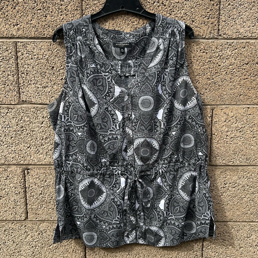 Banana Republic Factory Medallion Print Top